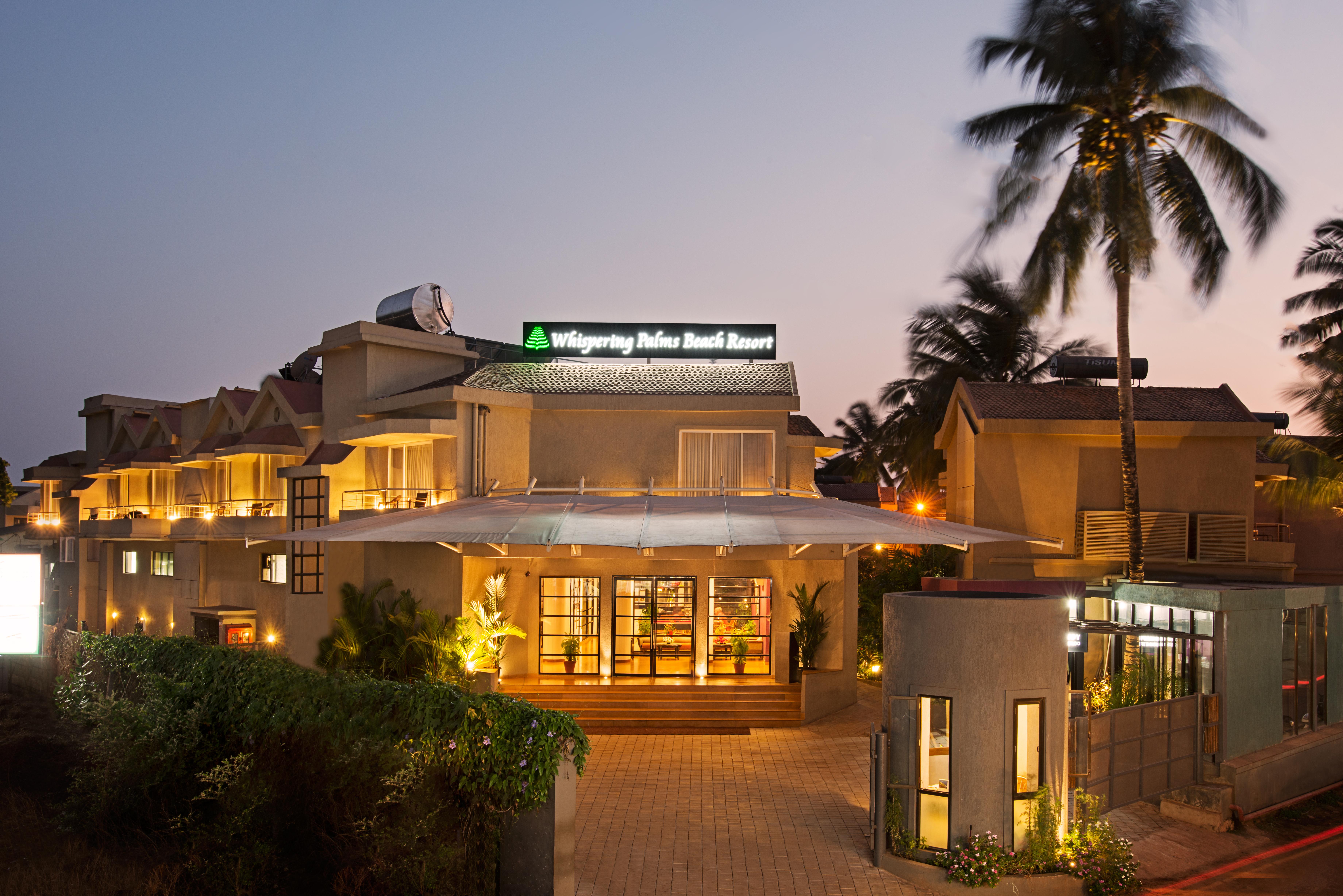 Whispering Palms Beach Resort Candolim Exteriör bild