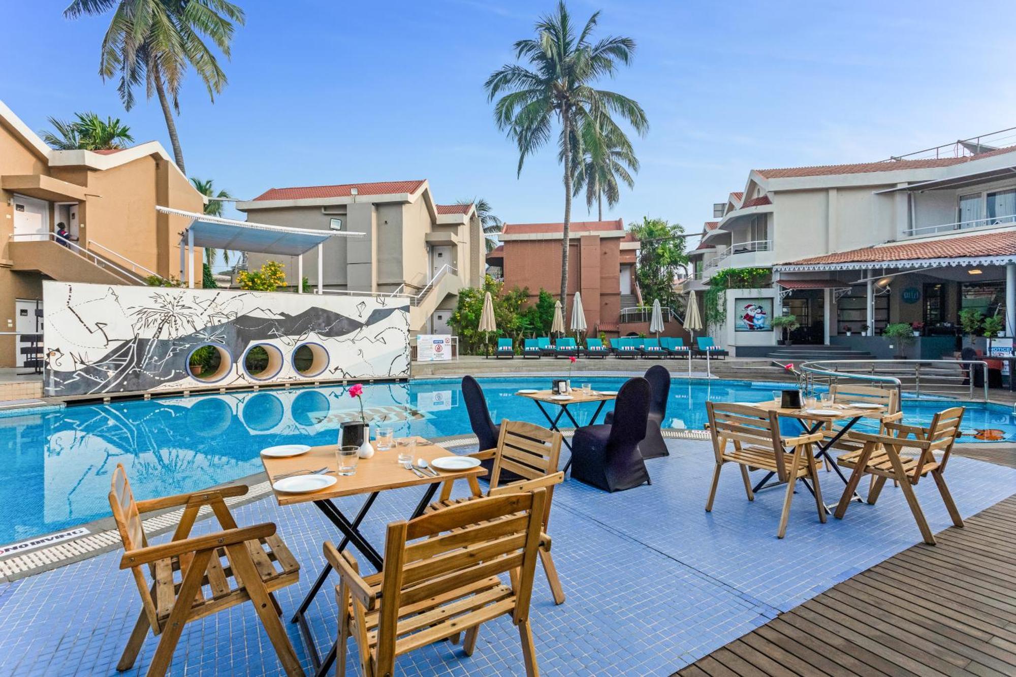 Whispering Palms Beach Resort Candolim Exteriör bild